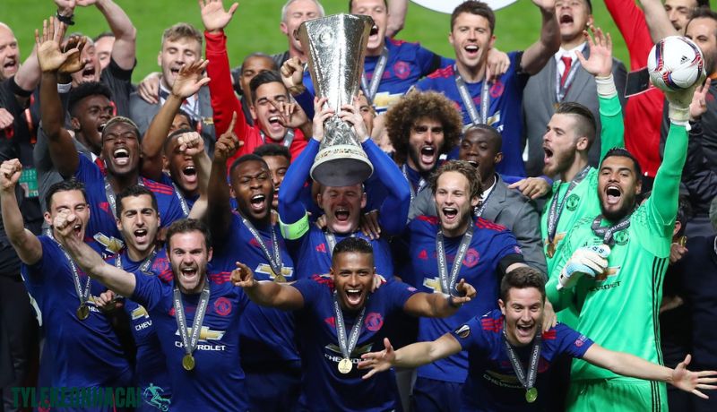 Những thế lực lớn từng đăng quang Cúp C2 Châu Âu